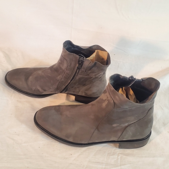 PAUL GREEN Women's Size 7.5 Tamara Nubuck Zip Bootie Iron Soft Leather New - Picture 2 of 7